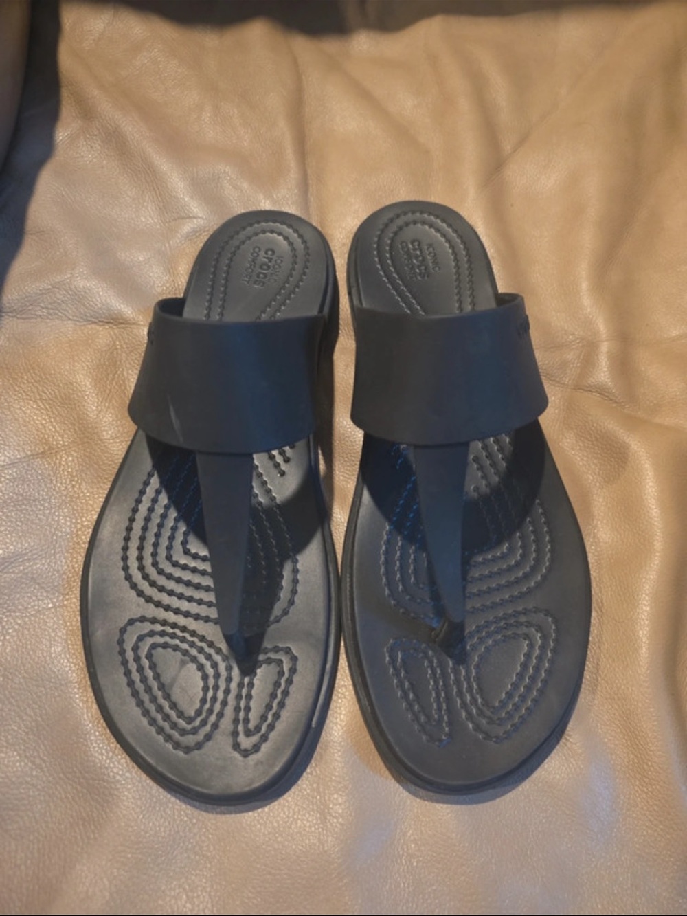 Crocs Women’s Tulum Black Thong Slide Sandals 9